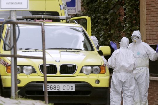 Πακτωλός χρημάτων και περιοριστικά μέτρα κατά της πανδημίας