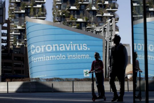Κορονοϊός: Πανδημία ανακοίνωσε ο Παγκόσμιος Οργανισμός Υγείας