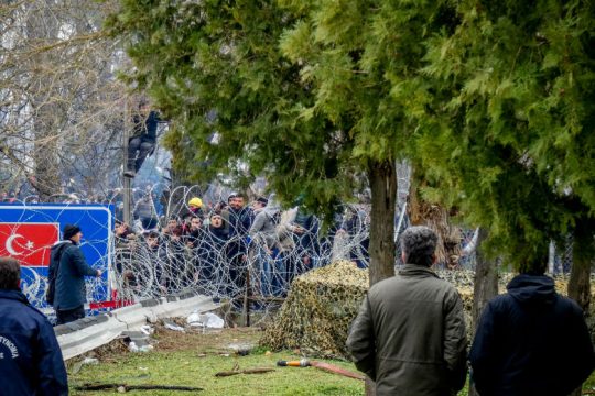 ΣΥΡΙΖΑ: Άμεση σύγκληση του Ευρωπαϊκού Συμβουλίου για το προσφυγικό
