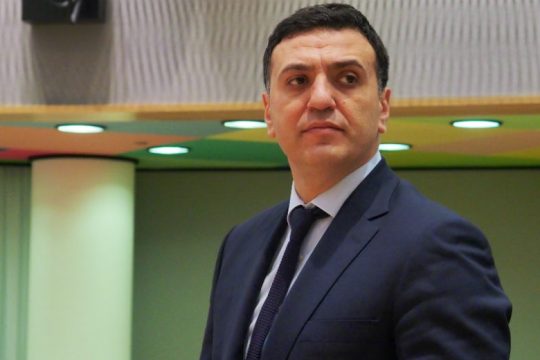 Μήνυση Κικίλια κατά της εφημερίδας «Μακελειό» λόγω κορονοϊού