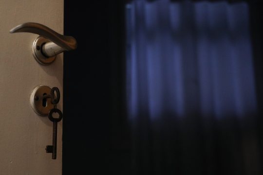 Κορονοϊός: Τι κάνουμε εάν νοσήσουμε στο σπίτι