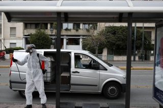 Σενάρια τρόμου για την ελληνική οικονομία