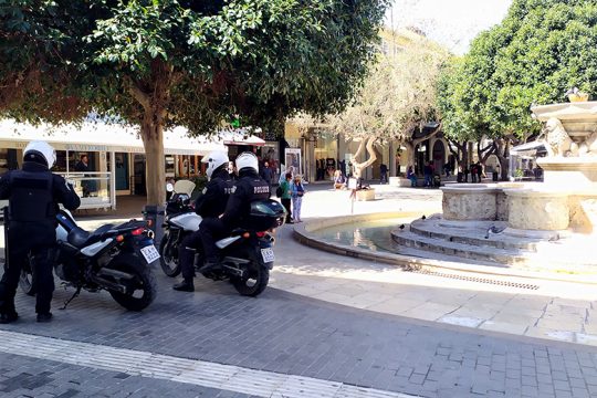 Συλλήψεις και στην Κρήτη για ανοιχτές επιχειρήσεις παρά την απαγόρευση