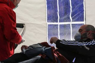 Βγαίνουμε από το σπίτι για να δώσουμε αίμα