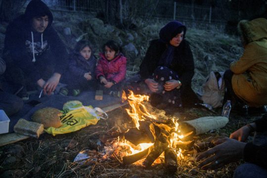 «Όμηροι» σε ξηρά και θάλασσα