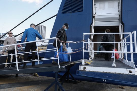 Ποιοι θα μπορούν να μετακινούνται στα νησιά