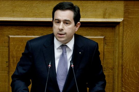 Μηταράκης: Άλλοι 2.000 πρόσφυγες αποχωρούν εντός Μαρτίου από τα νησιά