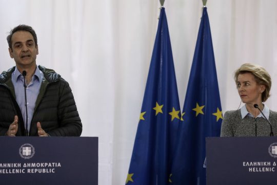Κλειστά σύνορα και φιέστες με το προσφυγικό δράμα σε εξέλιξη