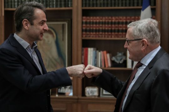Συνάντηση Μητσοτάκη με Ρέγκλινγκ για αξιολόγηση αλλά και κορονοϊό