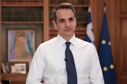 Απαγορεύεται κάθε άσκοπη μετακίνηση από τα ξημερώματα της Δευτέρας