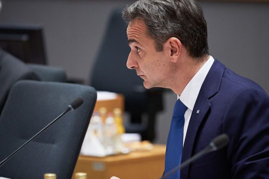Βλέπει Μέρκελ – Κουρτς