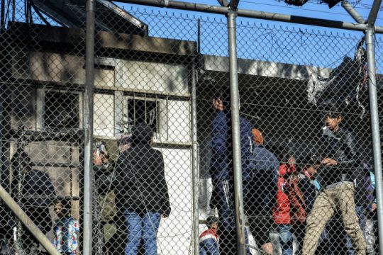 Η Διεθνής Αμνηστία καλεί την Ελλάδα να προστατεύσει άμεσα τους πρόσφυγες