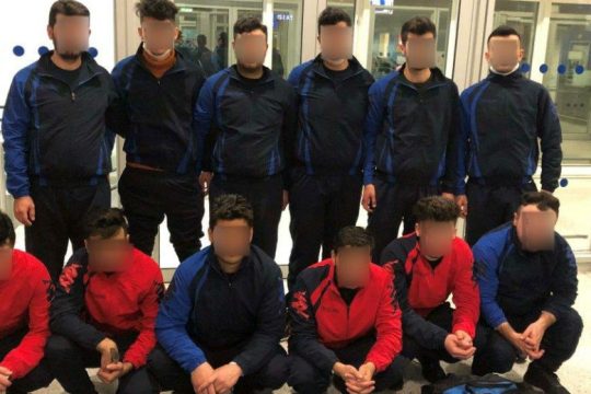 Προσποιήθηκαν τους παίκτες χάντμπολ για να ταξιδέψουν στην Αυστρία
