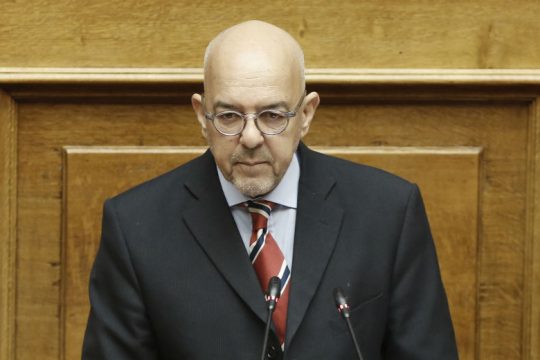 Θυμάστε πώς μας χλεύαζε και μας κορόιδευε όλους ο Μπάμπης Παπαδημητρίου;