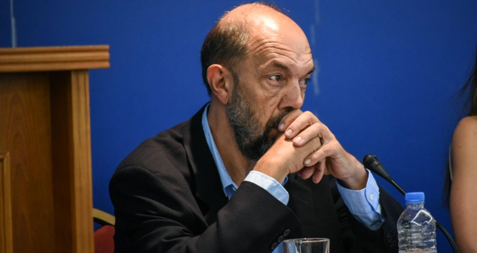 Οργή Μπελαβίλα για τη ματαίωση της συνεδρίασης του Περιφερειακού Συμβουλίου Αττικής