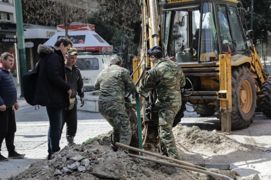 Μεταλλικό αντικείμενο αποδείχθηκε η… οβίδα στο Σύνταγμα