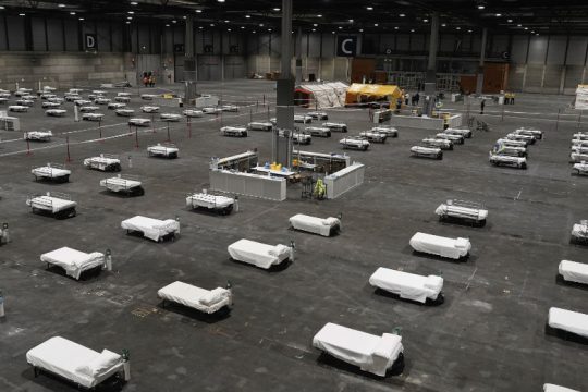 Σε ανοιχτό νοσοκομείο μετατράπηκε εκθεσιακό κέντρο στην Ισπανία