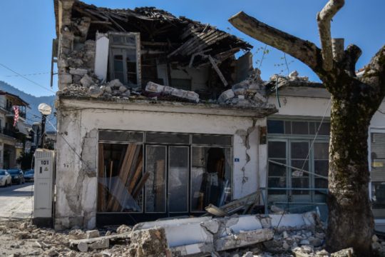 Σοβαρές ζημιές σε 30 σπίτια από τα 5,6 Ρίχτερ στο Καναλάκι Πάργας