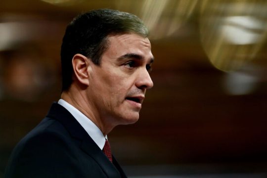 «Γκρίνια» εργοδοτών προς Σάντσεθ για τα μέτρα στήριξης