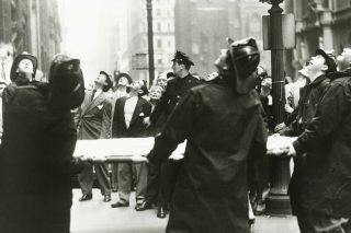 Μνήμες του 1987 στις αγορές από το διπλό μπουρλότο Τραμπ – Λαγκάρντ