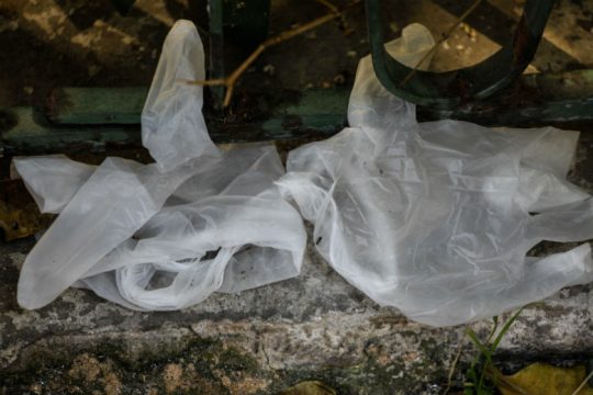 Γάντια και μάσκες όχι στον κάδο ανακύκλωσης