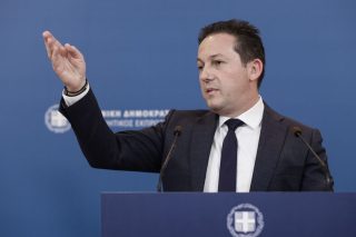 Μυστικά και ψέματα του κ. Στέλιου Πέτσα
