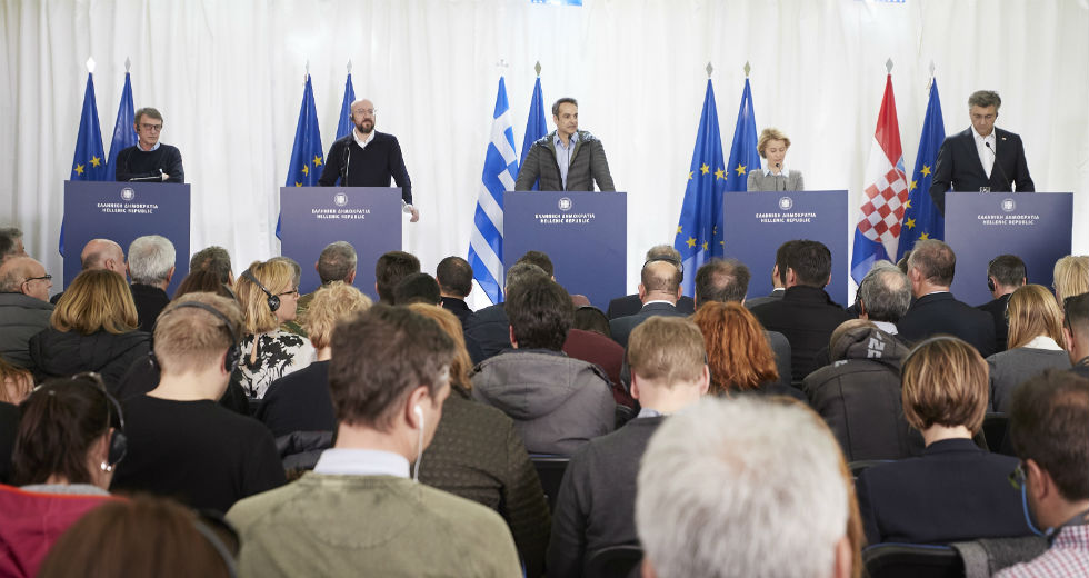 Συμπάθεια και χρήμα από Ε.Ε., κουβέντα για τον εκβιασμό Ερντογάν