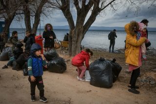 Πρόσφυγες; Λυπόμαστε, δεν θα μπορέσουμε