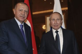 Επικίνδυνοι ελιγμοί Αγκυρας και Μόσχας