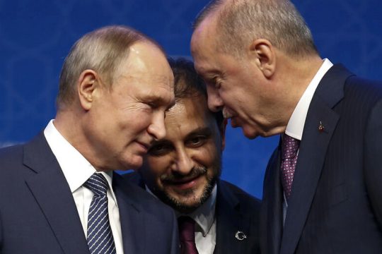 Ο Ερντογάν βουλιάζει στον λάκκο που έσκαψε για τον Ασαντ
