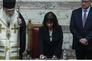 Ορκωμοσία σε στενό πολιτειακό κύκλο