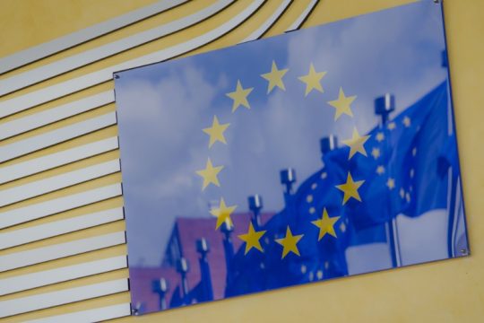 Έκκληση οικονομολόγων για ευρωομόλογο «κρίσης»