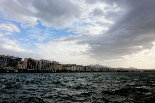 Επιδείνωση του καιρού με καταιγίδες και ισχυρούς ανέμους