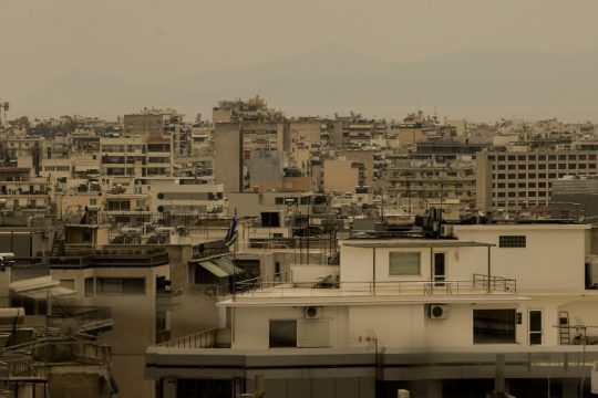 Έκτακτο δελτίο καιρού: Έρχονται βροχές αλλά και αφρικανική σκόνη