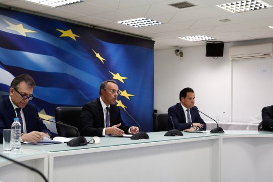 Στο απόλυτο διευθυντικό δικαίωμα η αναστολή συμβάσεων