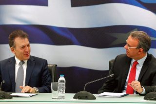 «Πολεμικός» προϋπολογισμός με 4 δισ. πρόσθετους πόρους