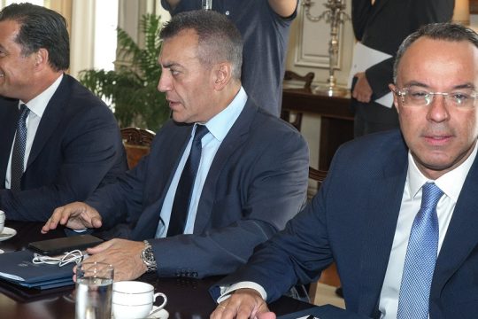 Τριμελής task force για την πανδημία