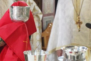 Ιερέας κοινώνησε παιδάκια χωρίς τη γονική συναίνεση