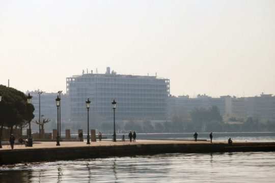 Κλείνουν τη Νέα Παραλία στη Θεσσαλονίκη