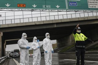 Η Τουρκία κρύβει τον ιό κάτω από το χαλί