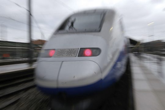 Εκτροχιασμός ταχείας με τραυματίες στη Γαλλία