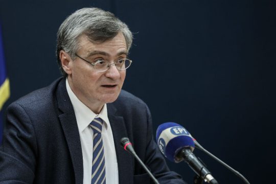 Τον νιώθω τον κ. Τσιόδρα που πήγε να ψάλλει