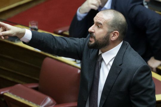 Υποπτα σταγονίδια και νοσογόνες μαύρες κηλίδες