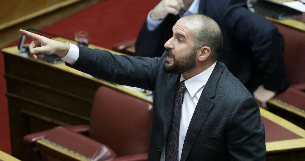 Υποπτα σταγονίδια και νοσογόνες μαύρες κηλίδες