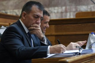 Η κυβέρνηση κάνει την κρίση «ευκαιρία»