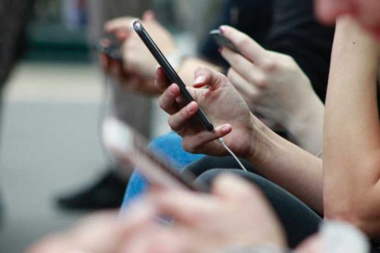 Χωρίς χρέωση δεδομένων η εξ’ αποστάσεως εκπαίδευση