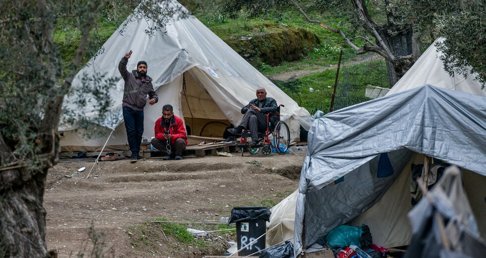 Το κρούσμα στη Μαλακάσα και η αδιαφορία για τους πρόσφυγες