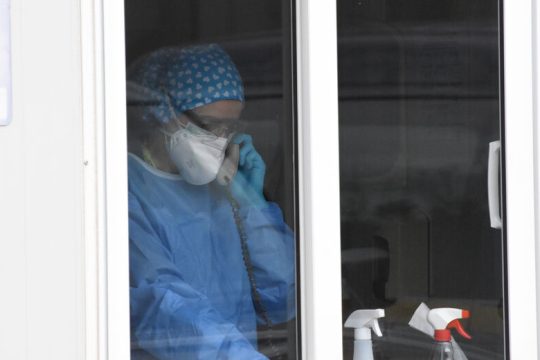 Θεραπεύουν το ΕΣΥ με «πλασέμπο»