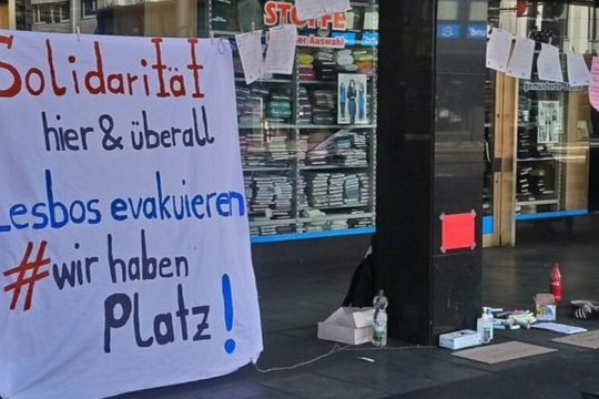 Διαμαρτυρία στο Βερολίνο για τις συνθήκες στα νησιά 