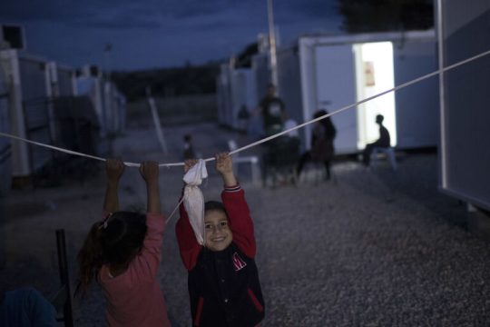 Αποτελεσματική φύλαξη για τα προσφυγάκια τώρα!
